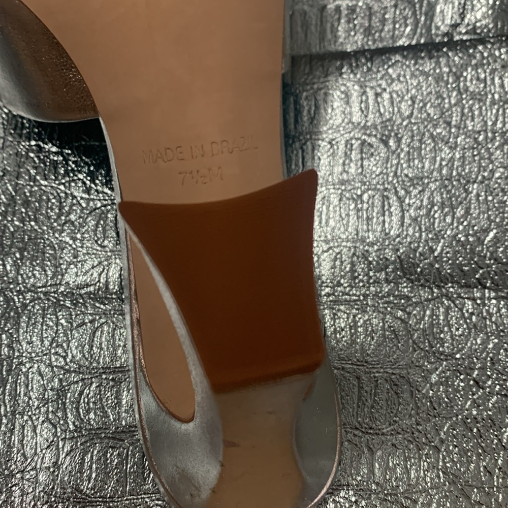 Steve Madden Metallic Silver Slide Wedge Sandals - Picture 4 of 7